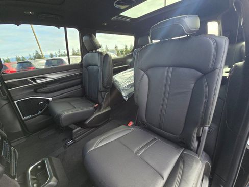 New 2026 Jeep Grand Wagoneer Limited image 23