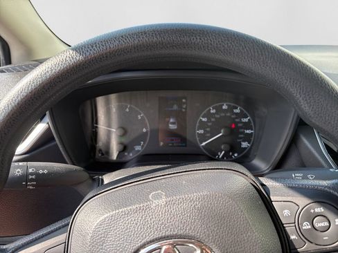 Used 2025 Toyota Corolla LE FWD image 10