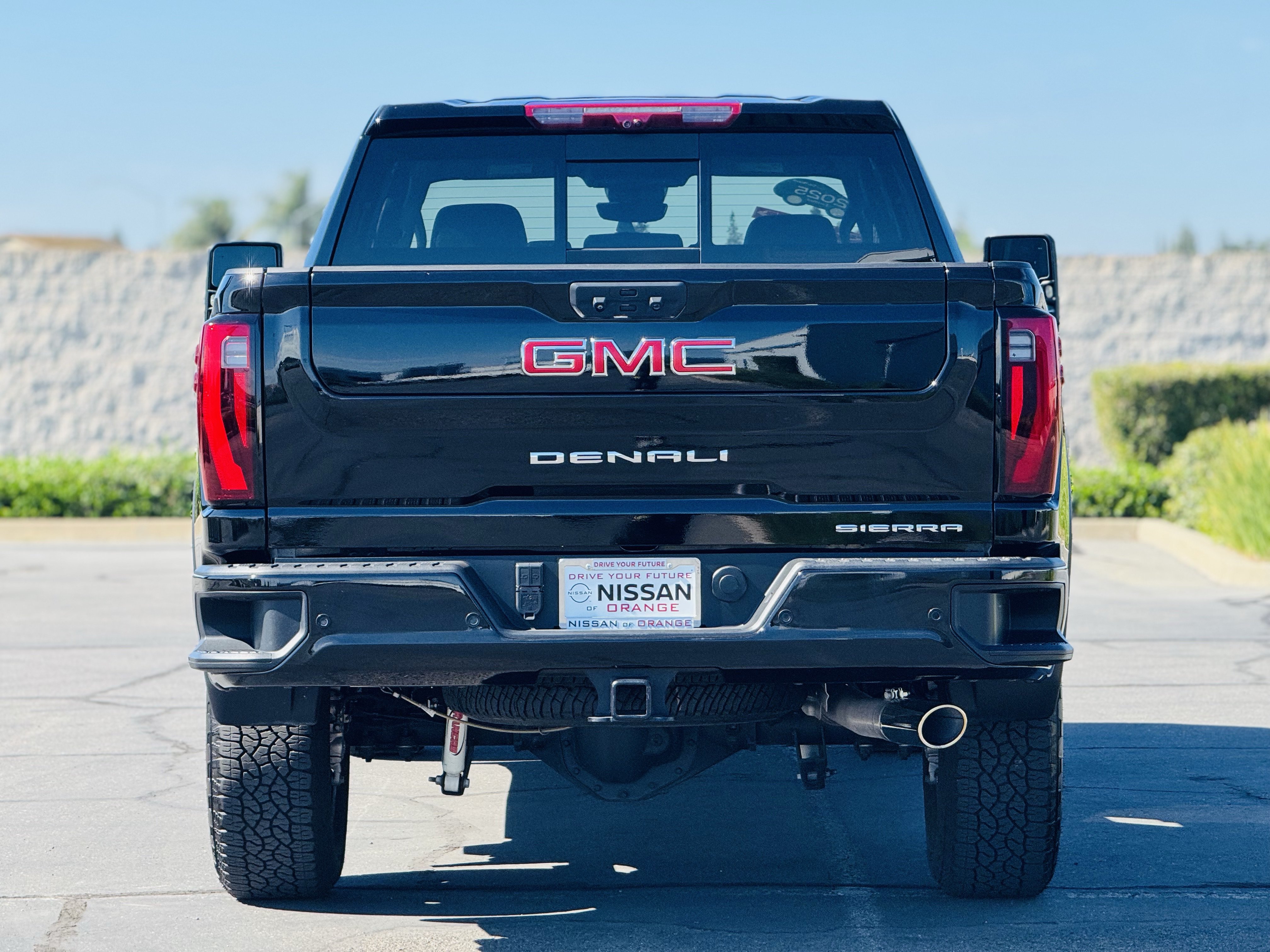 Certified 2025 GMC Sierra 2500 Denali w/ Technology Package AWD/4WD image 6