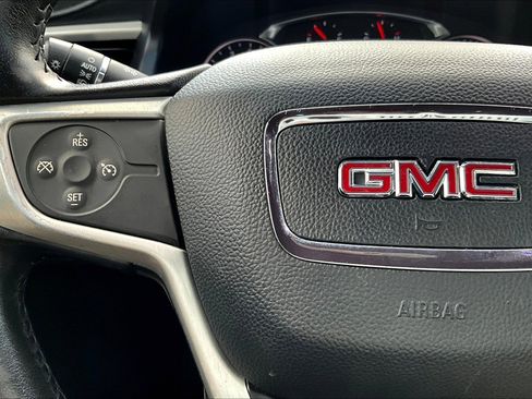 Used 2020 GMC Acadia SLE w/ Driver Convenience Package image 18