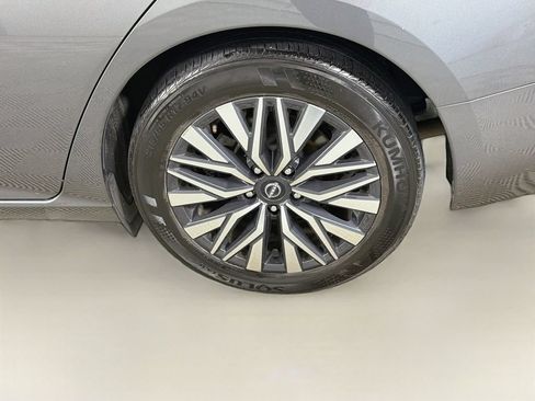 Used 2024 Nissan Altima 2.5 SV FWD image 30
