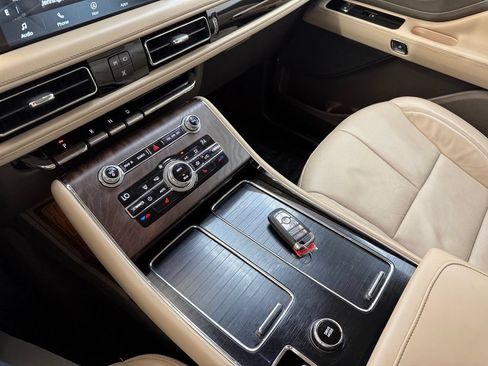 Used 2020 Lincoln Aviator Reserve RWD image 15