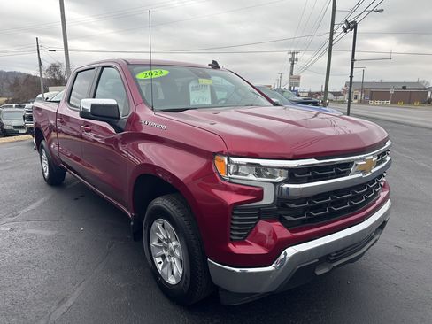 Used 2023 Chevrolet Silverado 1500 LT image 2