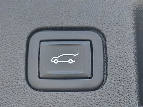 Used 2022 Chevrolet Equinox LT AWD/4WD image 32