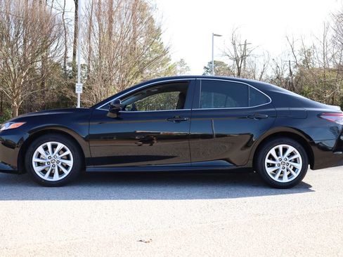 Used 2023 Toyota Camry LE image 4