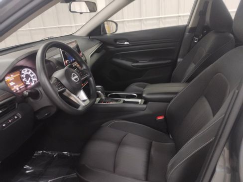 Used 2024 Nissan Altima 2.5 SV image 18