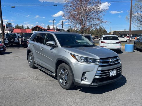 Used 2018 Toyota Highlander Limited Platinum w/ Carpet Mat Package (TMS) image 7