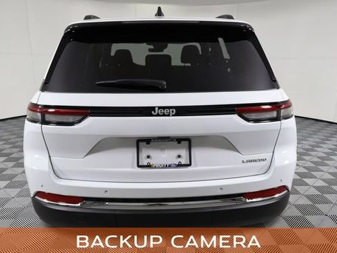 Used 2025 Jeep Grand Cherokee Laredo X RWD image 8