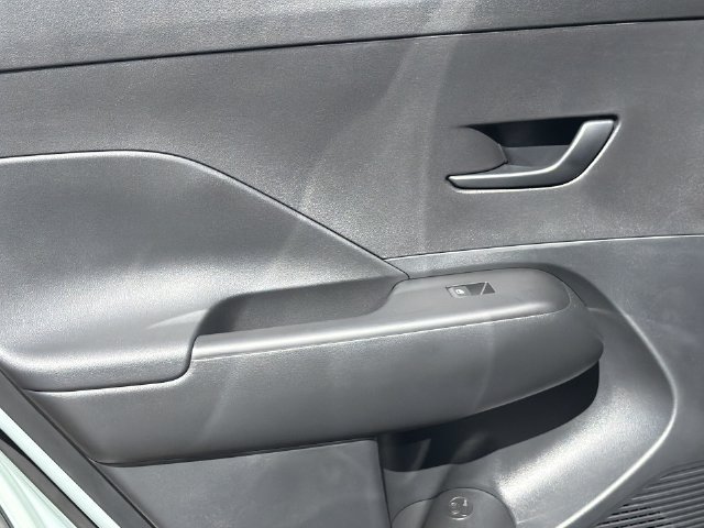Used 2027 Hyundai Kona SE FWD image 20