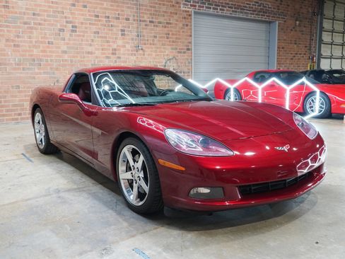 Used 2007 Chevrolet Corvette Coupe RWD image 3