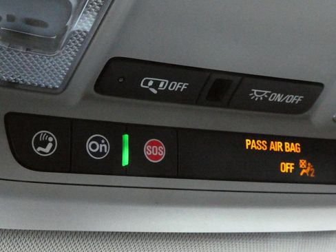 Certified 2023 GMC Acadia SLE w/ Driver Convenience Package image 19