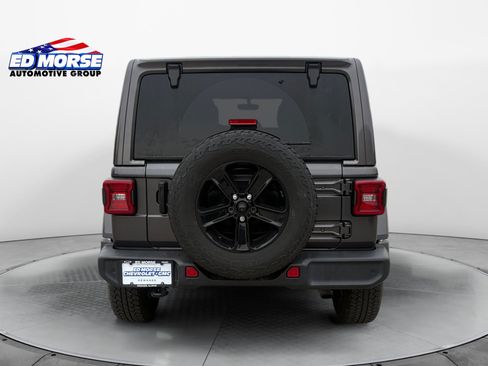 Used 2021 Jeep Wrangler Unlimited Sahara AWD/4WD image 4