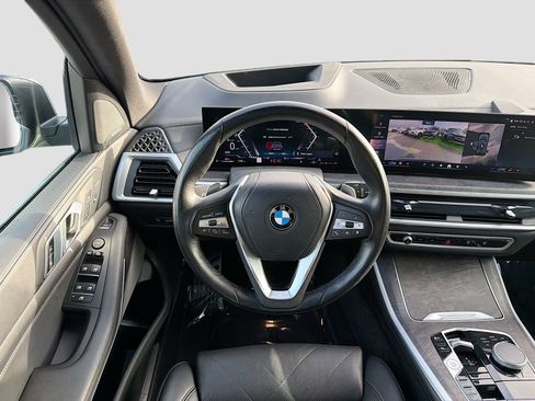 Used 2024 BMW X5 xDrive40i w/ Premium Package image 18