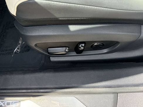 Certified 2024 Lexus ES 350 w/ Premium Package FWD image 12