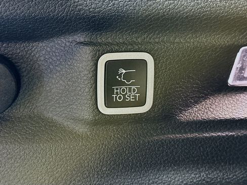 Used 2023 Jeep Grand Cherokee L Limited w/ Trailer Tow Group (B) AWD/4WD image 32