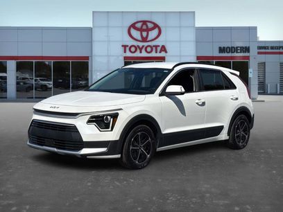 Used 2023 Kia Niro EX