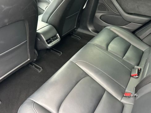 Used 2018 Tesla Model 3 Long Range image 4