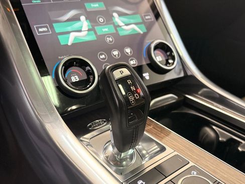 Used 2018 Land Rover Range Rover Sport HSE image 39
