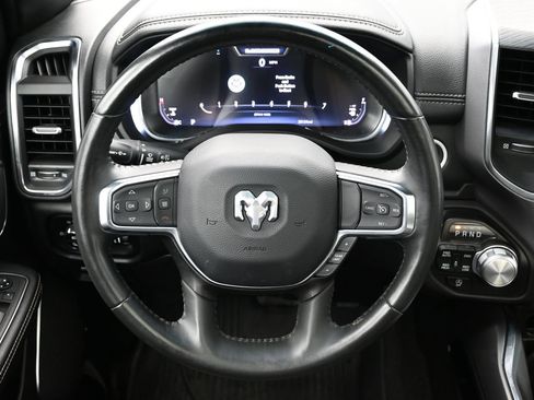 Used 2024 RAM 1500 Laramie AWD/4WD image 15