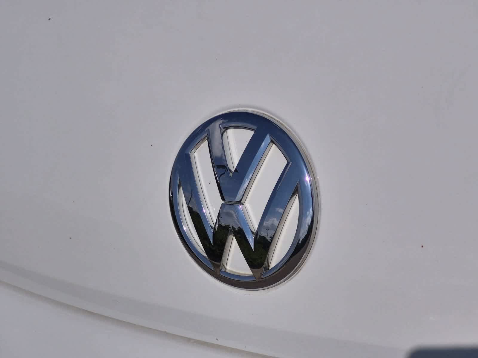 Used 2017 Volkswagen Beetle 1.8T SE FWD image 12