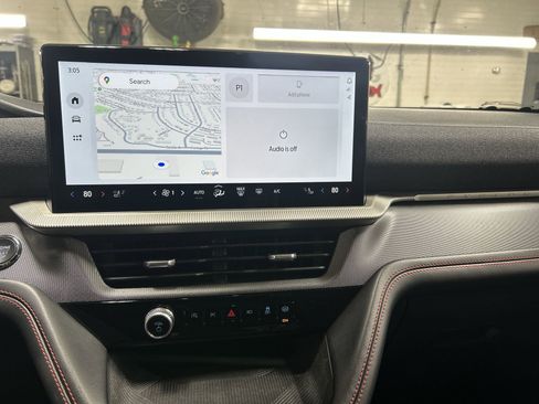 Used 2025 Ford Explorer ST-Line w/ ST-Line Street Pack image 13