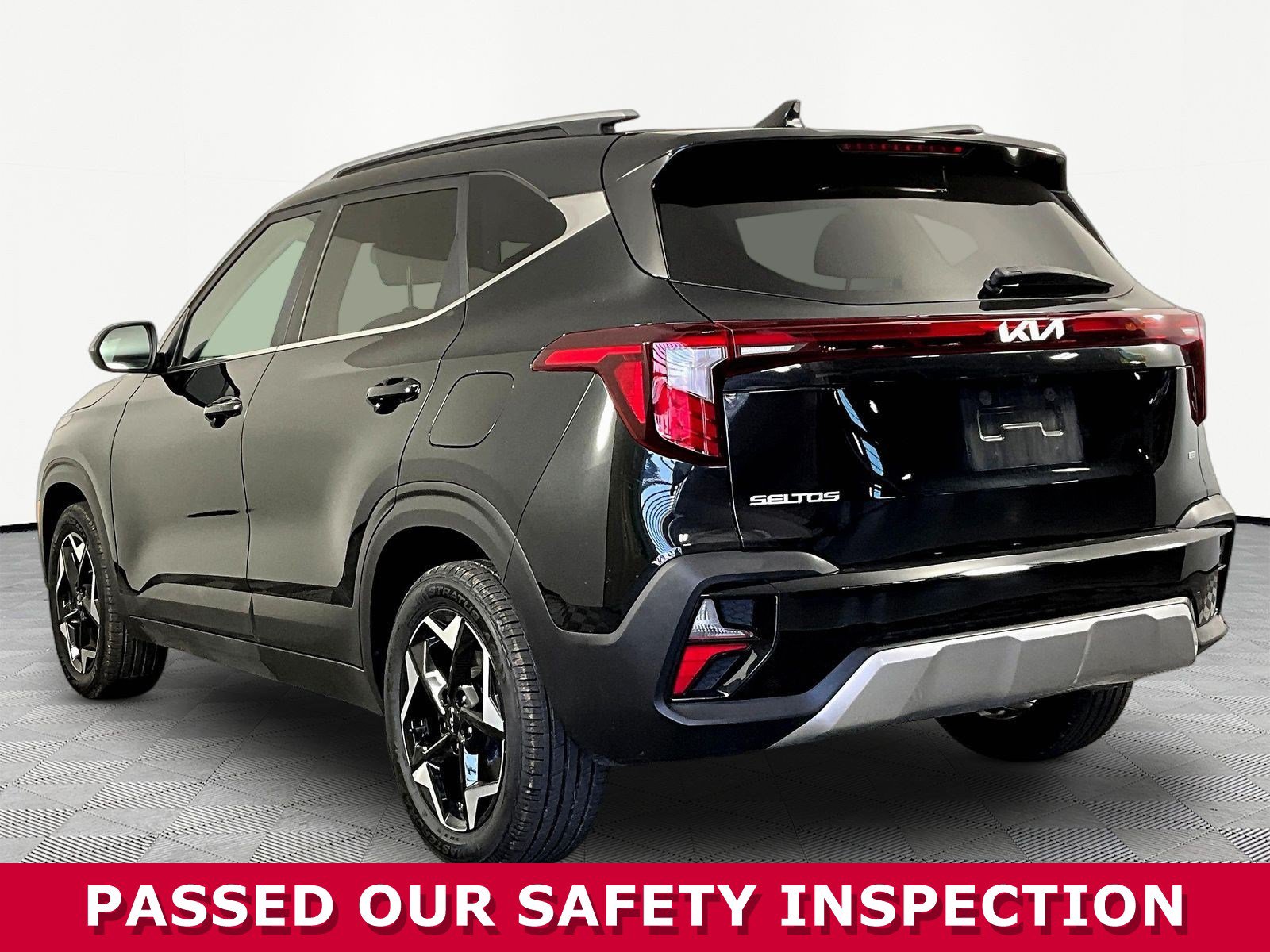 Certified 2024 Kia Seltos EX AWD/4WD image 4