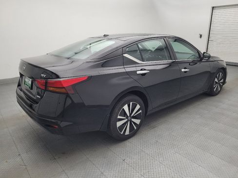 Used 2022 Nissan Altima 2.5 SV AWD/4WD image 9