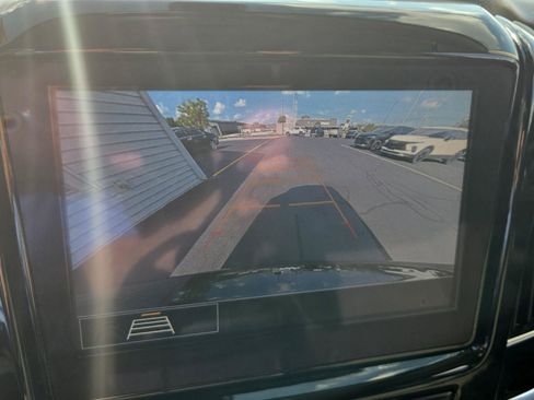Used 2020 Chevrolet Traverse LT FWD image 16