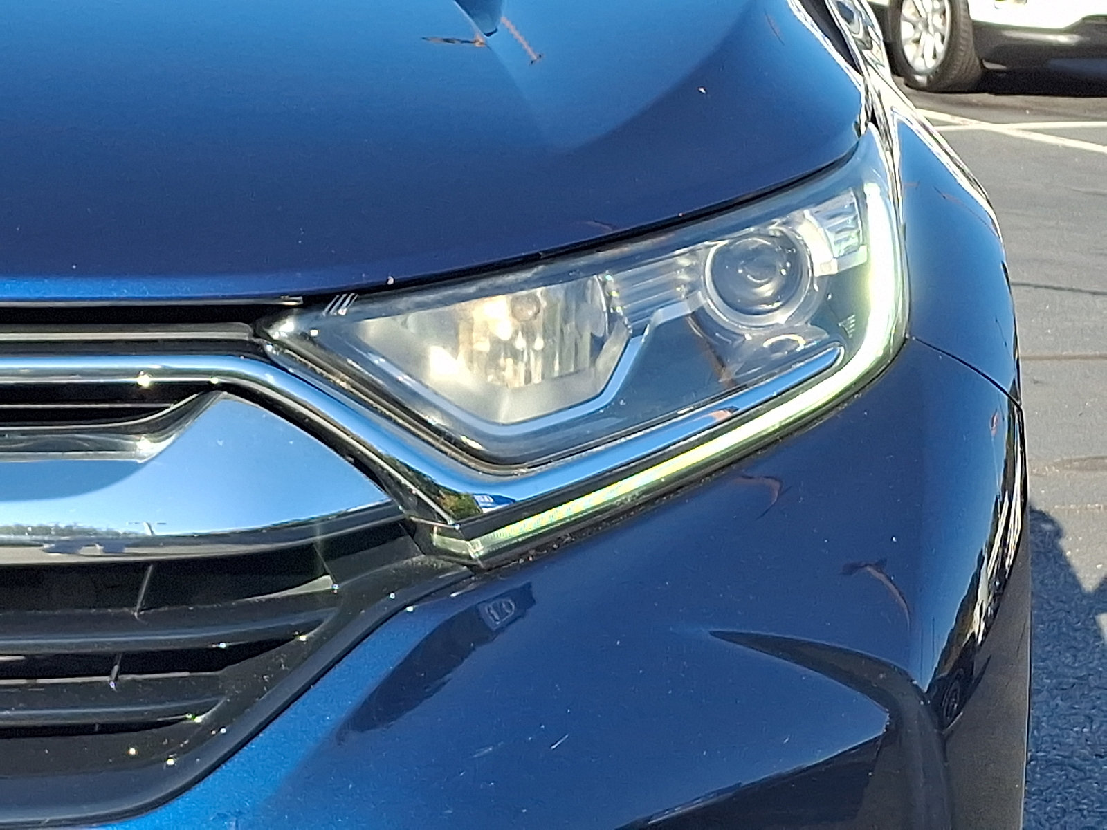 Certified 2018 Honda CR-V LX image 9