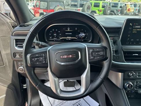 Used 2023 GMC Yukon XL SLT w/ SLT Luxury Package AWD/4WD image 7