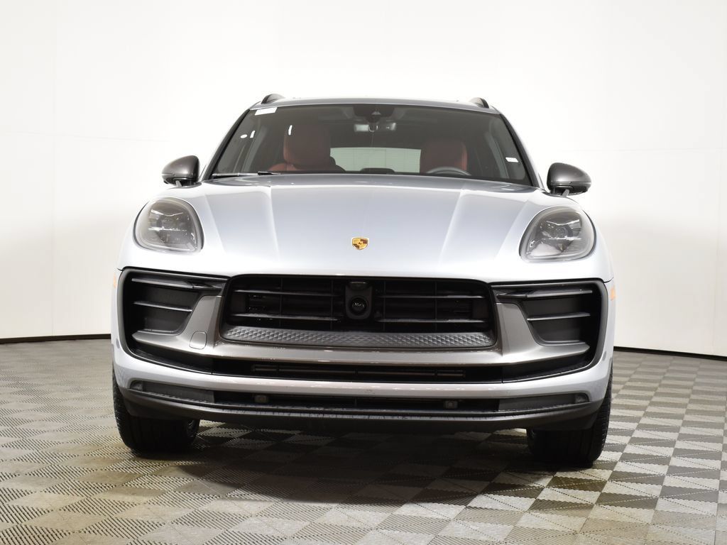 Used 2026 Porsche Macan AWD/4WD image 10