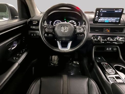 Used 2023 Honda Pilot Touring image 6