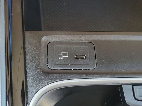 Used 2023 Mercedes-Benz GLB 250 image 27