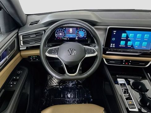 Certified 2025 Volkswagen Atlas Cross Sport SE AWD/4WD image 26