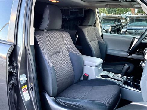 Used 2012 Toyota 4Runner SR5 w/ Convenience Pkg image 7