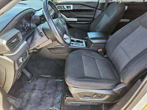 Used 2022 Ford Explorer XLT image 15