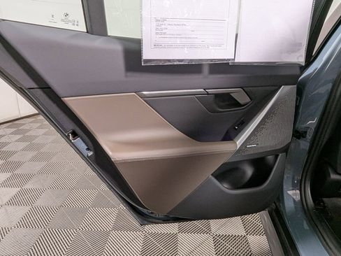 Used 2025 BMW 530i xDrive w/ Premium Package image 43