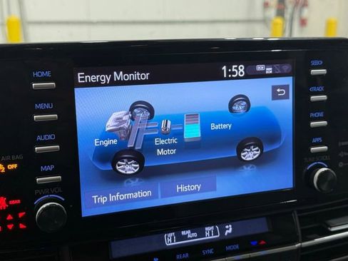 Used 2021 Toyota Sienna XLE image 39