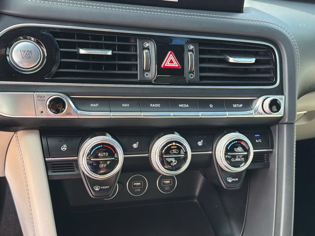 Used 2023 Genesis G70 2.0T AWD/4WD image 26
