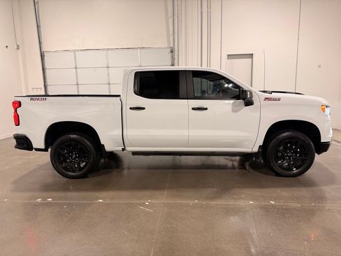 Used 2025 Chevrolet Silverado 1500 LT Trail Boss w/ Convenience Package II AWD/4WD image 4