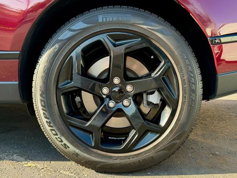 Used 2017 Land Rover Range Rover HSE image 11