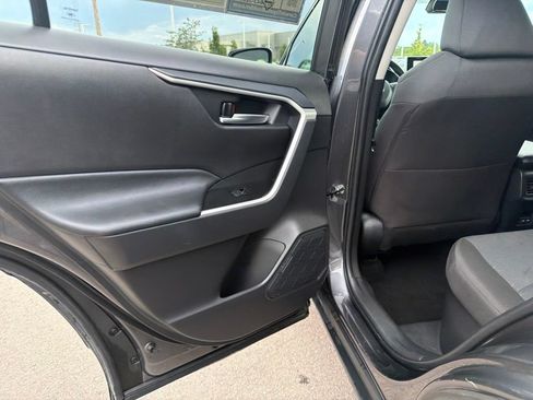 Used 2025 Toyota RAV4 XLE AWD/4WD image 16