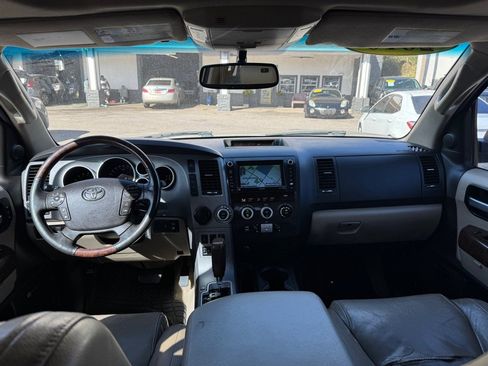 Used 2010 Toyota Sequoia Platinum image 13