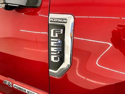 Used 2017 Ford F250 Platinum w/ Platinum Ultimate Package AWD/4WD image 31