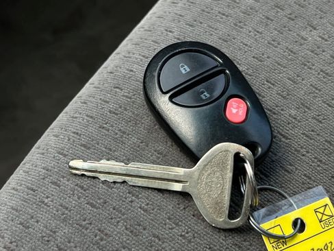 Used 2008 Toyota Sienna CE image 25