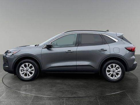 Used 2023 Ford Escape Active w/ Tech Pack #1 AWD/4WD image 6