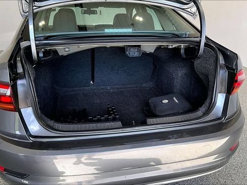 Used 2019 Volkswagen Jetta SE FWD image 43