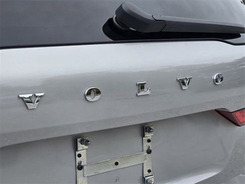 Used 2023 Volvo XC60 T8 Ultimate image 8