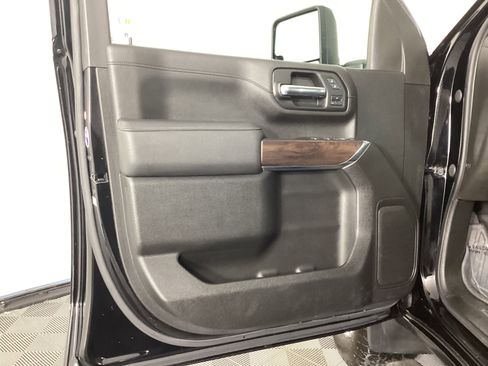 Used 2022 GMC Sierra 2500 SLT w/ SLT Convenience Package image 26