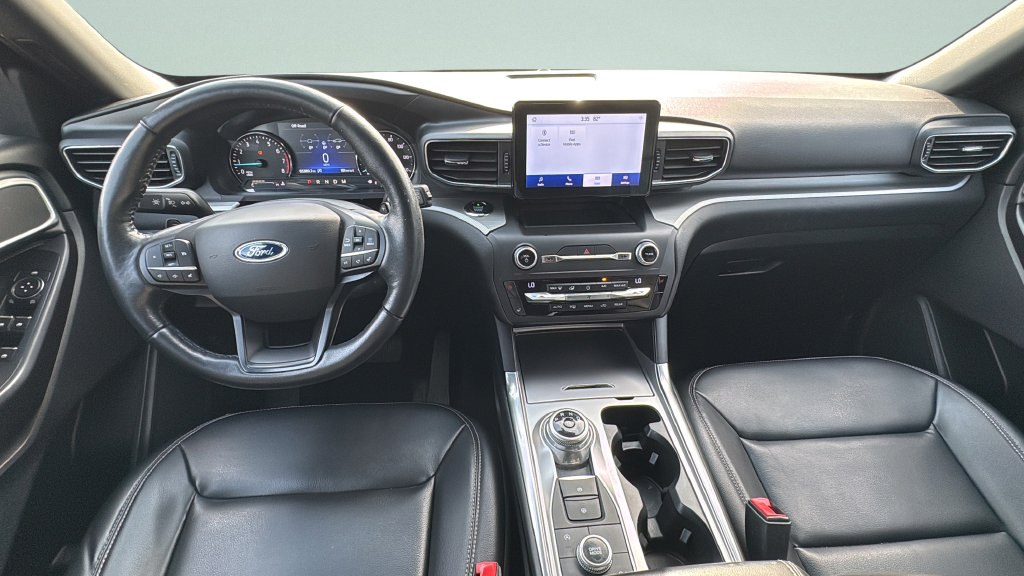 Used 2020 Ford Explorer XLT w/ Equipment Group 202A AWD/4WD image 12